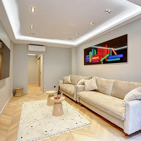 Elegant With Ac - 3br-10p- Le Marais